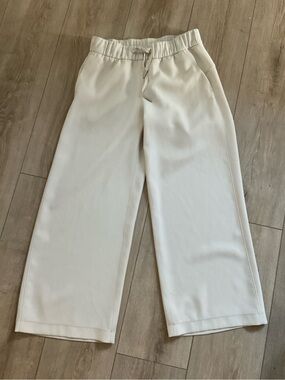 lululemon athletica Cropped Wide-Leg Drawstring Pants in Cream